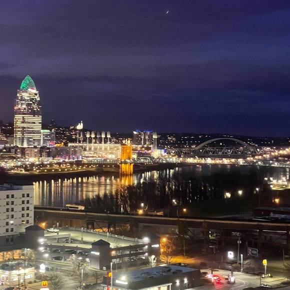 Meet your Posher, Ashley - Picture 2 of 4